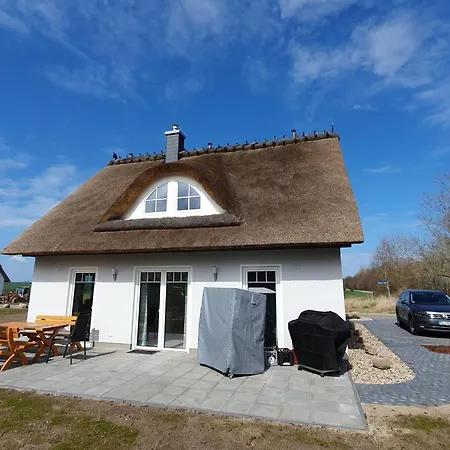 Reetdachhaus- Haus Hannes In Mellnitz By Interhome Hébergement de vacances